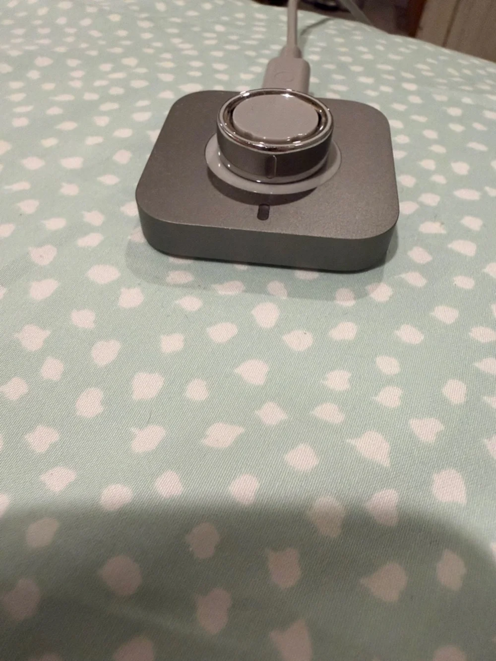 Oura gen 3 ring size 7 Includes charging dock